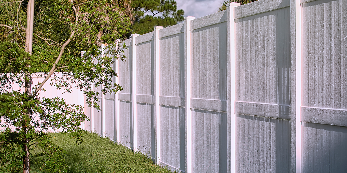 Vinyl fencing in Los Angeles, CA